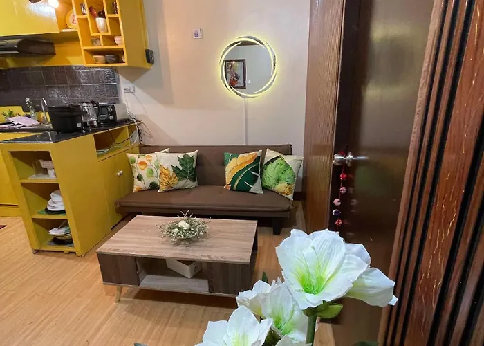 Golden Poppy Cozy セブ市